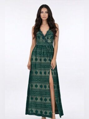 Scalloped V-Neck Maxi Dress in Emerald Green